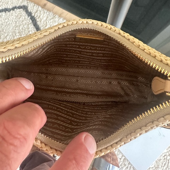 Prada Re-edition Raffia Shoulder Bag color Natural - Picture 16 of 16